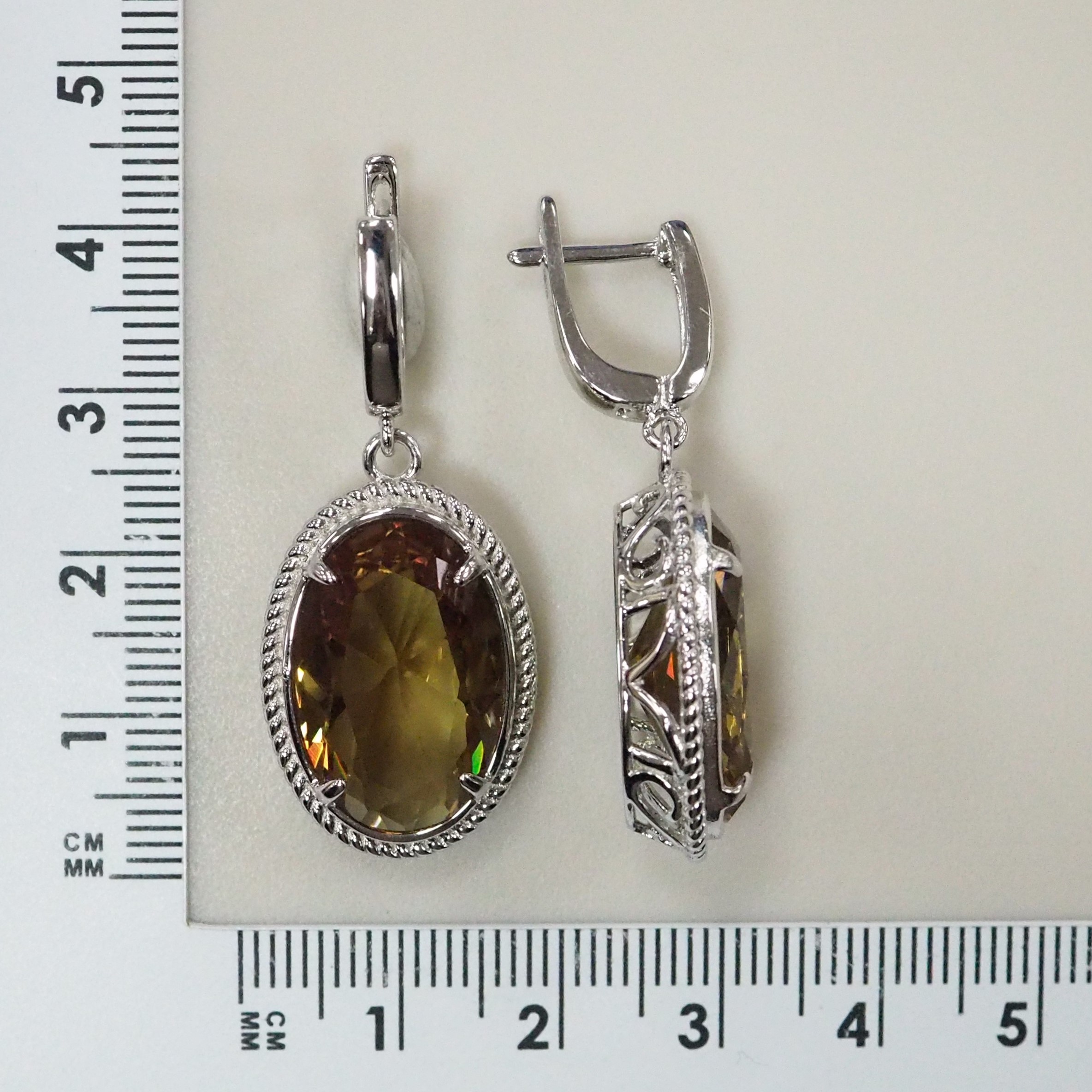 Серебряные серьги с султанитами